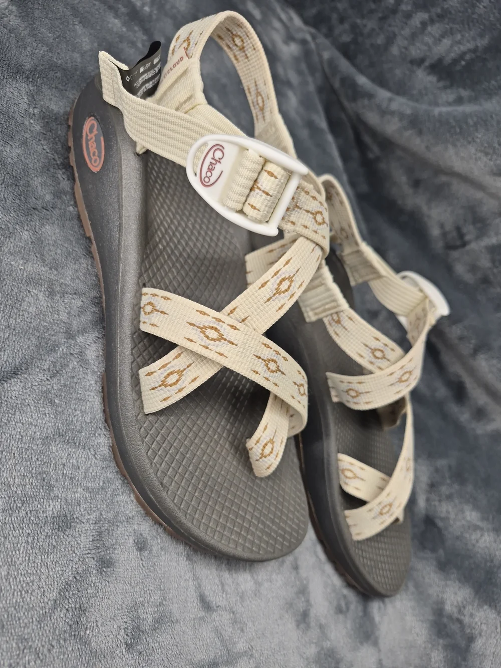 Chaco’s Z/Cloud 2 Sandal Oculi Sand Sz 7 Beige Color